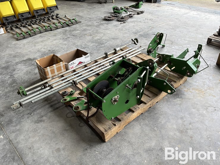john-deere-12-image-5