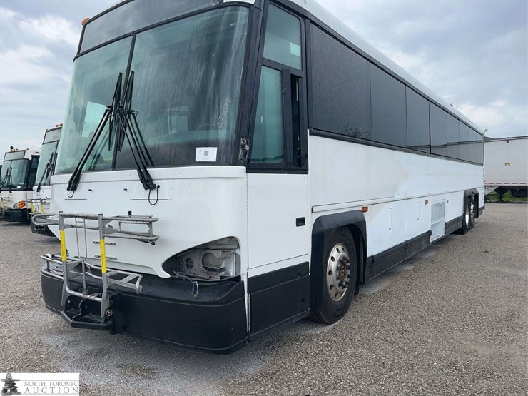 non-operable-2010-motor-coach-industries-d4500-t/a-passenger-wheelchair-accessible-bus-image-1