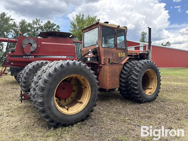 1975-versatile-850-image-5