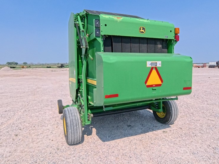 2009-john-deere-568-image-3