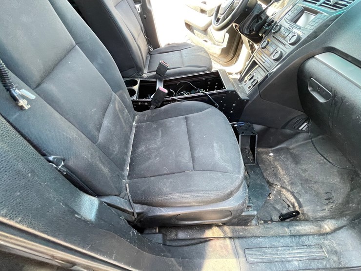 2016-ford-explorer-image-99