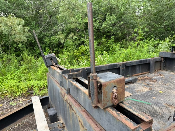 #1866-•-kiefer-industrial-built-tandem-axle-pole-trailer-image-15