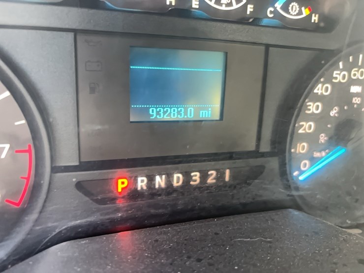 2017-ford-f150-image-16