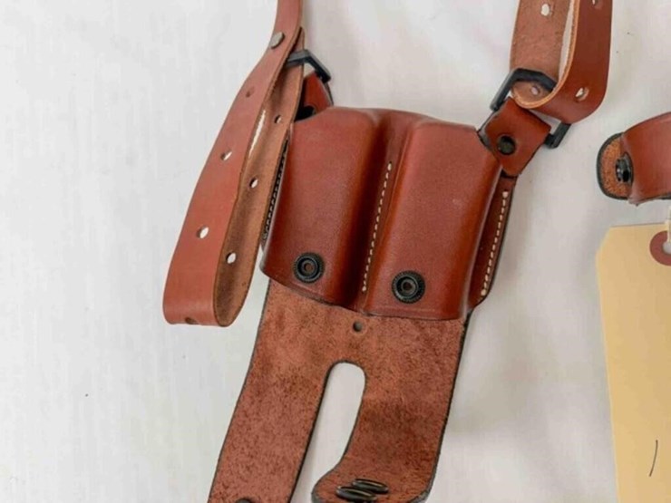leather-shoulder-holster-image-4