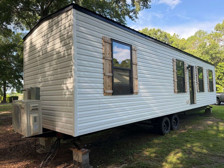 (new)-2026-10x40-2-bed/1-bath-trailer-mounted-tiny-home-image-2