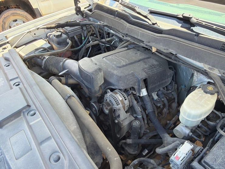 2016-chevrolet-3500-image-29