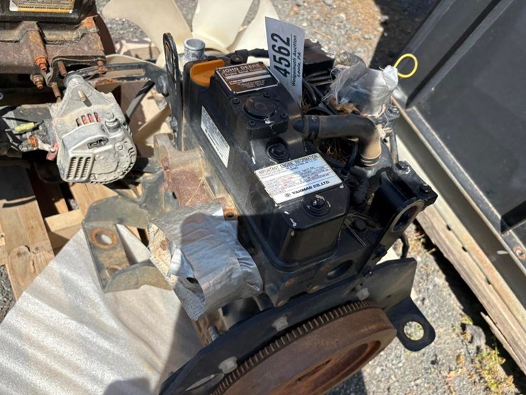yanmar-3tnv82a-3-cylinder-diesel-engine-image-5