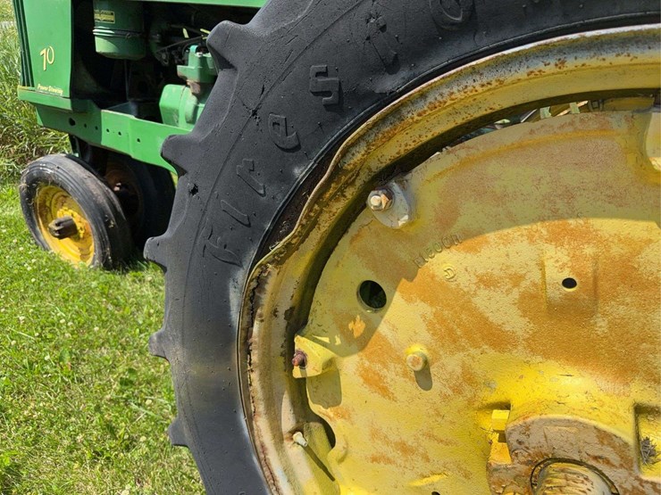 john-deere-70-image-8