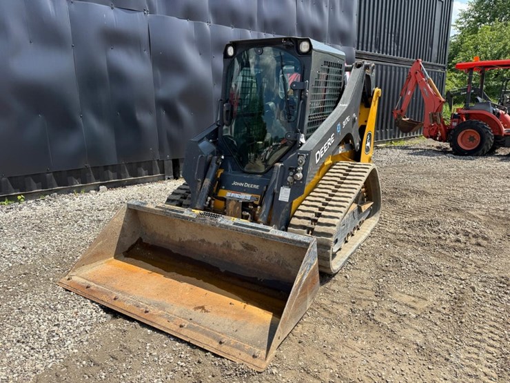 2022-deere-317g-image-8