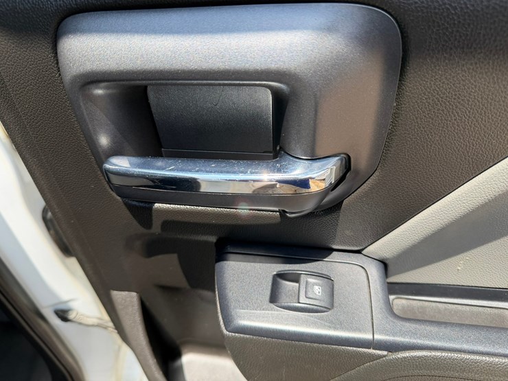 2019-chevrolet-silverado-1500-image-48
