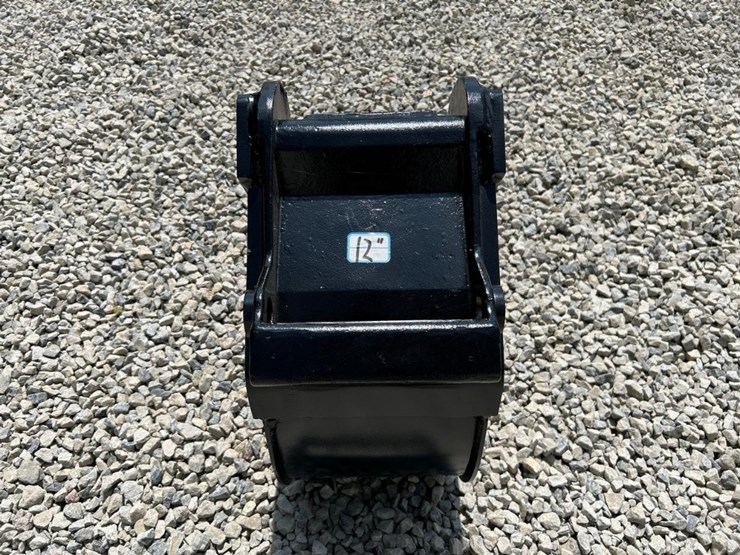 12"-x-change-bucket-for-a-bobcat-excavator-image-6