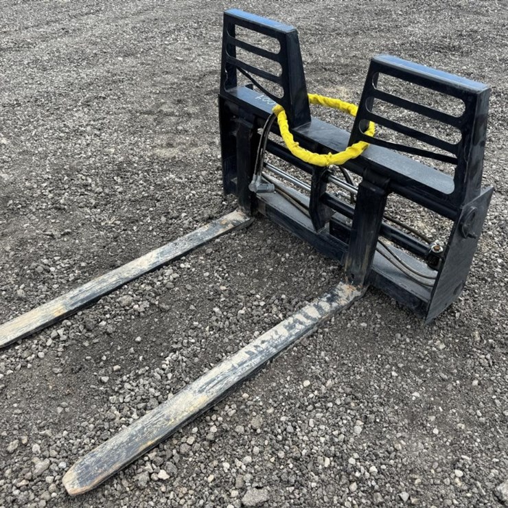 Wildcat 48" Hydraulic Skid Steer Forks With Walk Through Design* See Details