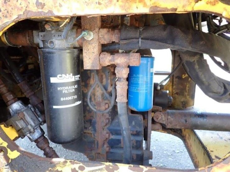 2011-new-holland-w110b-image-49