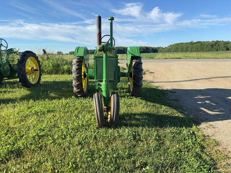 john-deere-model-b-image-2