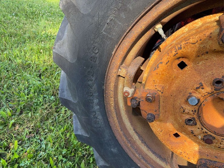 allis-chalmers-d15-series-ii-image-25
