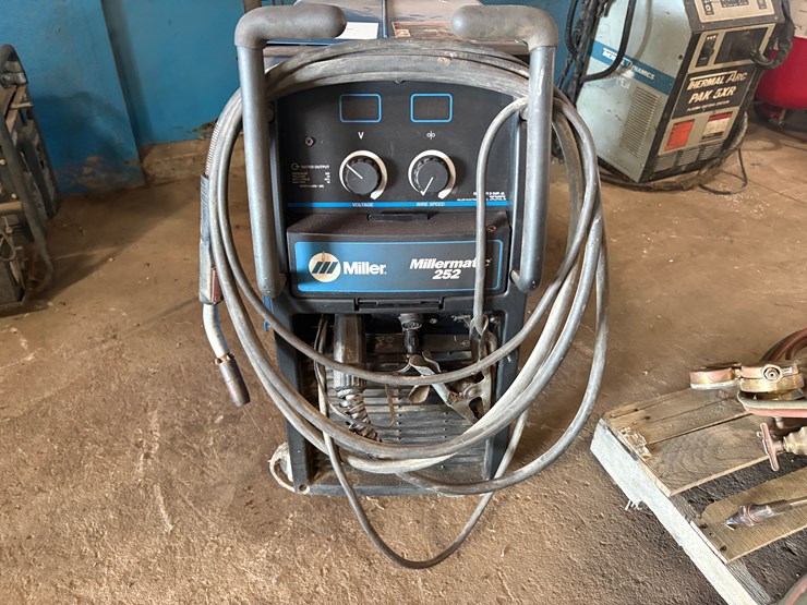 miller-millermatic-252-welding-machine-image-5