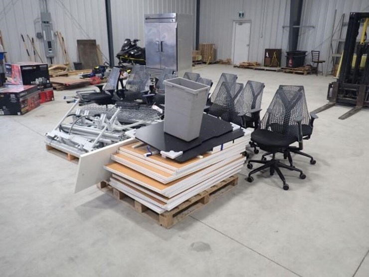 qty-of-(12)-multi-station-connectable-desks-&-image-6