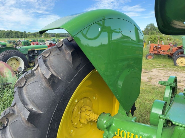 john-deere-model-b-image-6