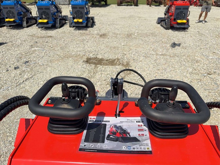 2026-zjg-zj-380-tracked-mini-skid-steer-loader-image-11