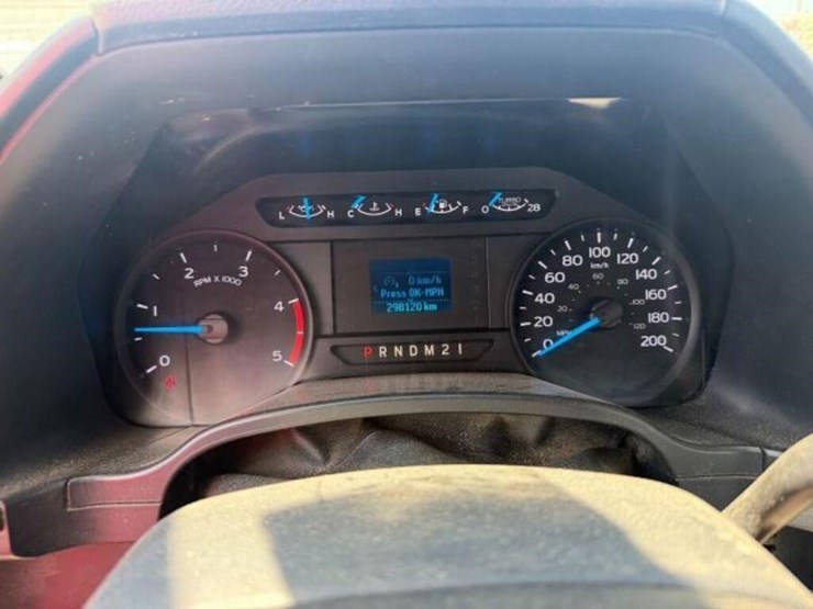 2016-ford-f550-xl-image-12