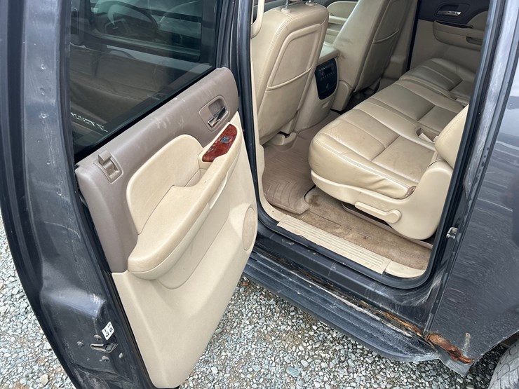 2010-gmc-yukon-image-38