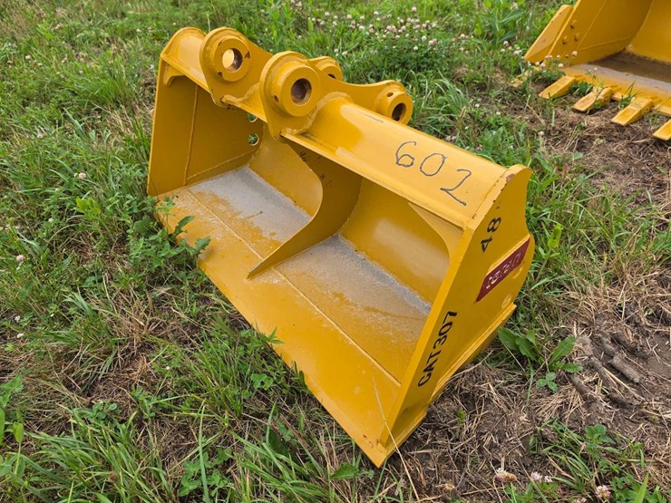 caterpillar-307-image-1
