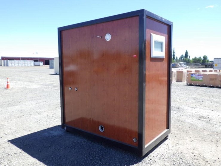 portable-toilet-w/-shower-image-3
