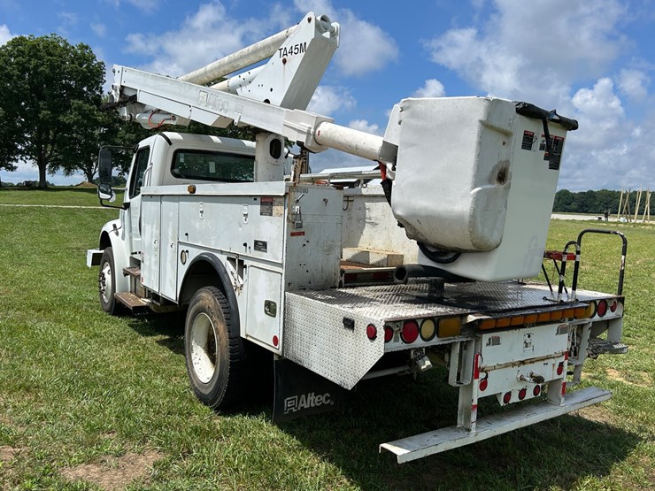 #1091-•-2010-freightliner-bucket-truck-image-5