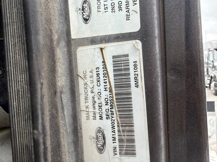 #60-•-2015-mack-cxu613-tandem-axle-truck-tractor-image-18