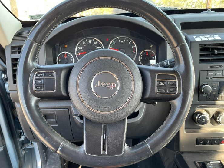 2012-jeep-liberty-image-80