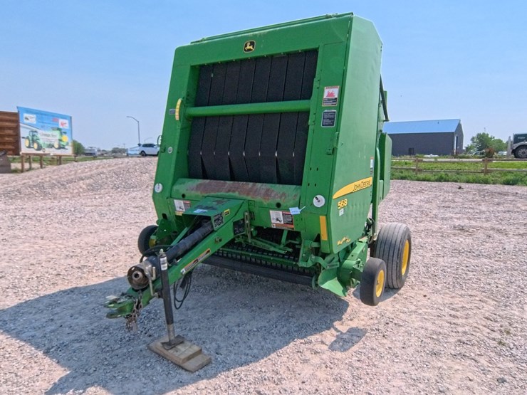 2009-john-deere-568-image-8