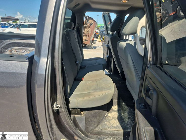 2014-dodge-1500-image-35
