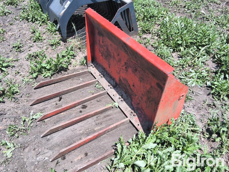 skid-steer-utility-bucket-image-1