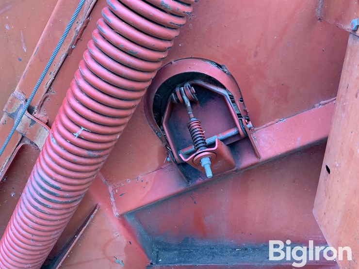 new-holland-846-image-15