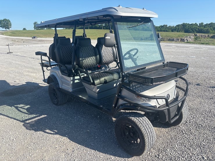 #42-•-2023-epic-e60l-6-passenger-electric-golf-cart-image-2