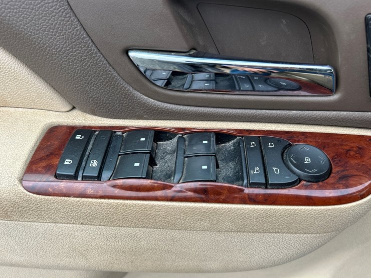 2010-gmc-yukon-image-42