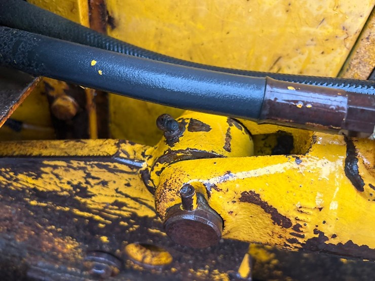 john-deere-350-image-22