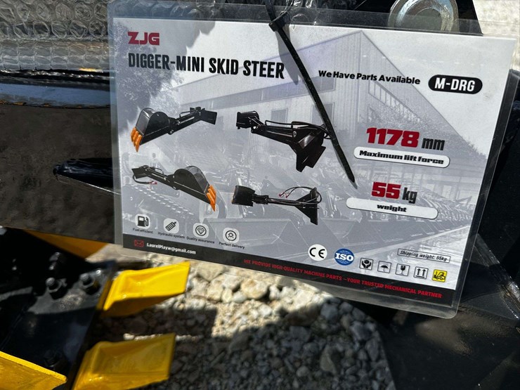 zjg-m-drg-mini-skid-steer-digger-attachment-image-2