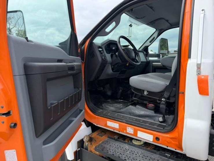 2022-ford-f650-xl-image-20