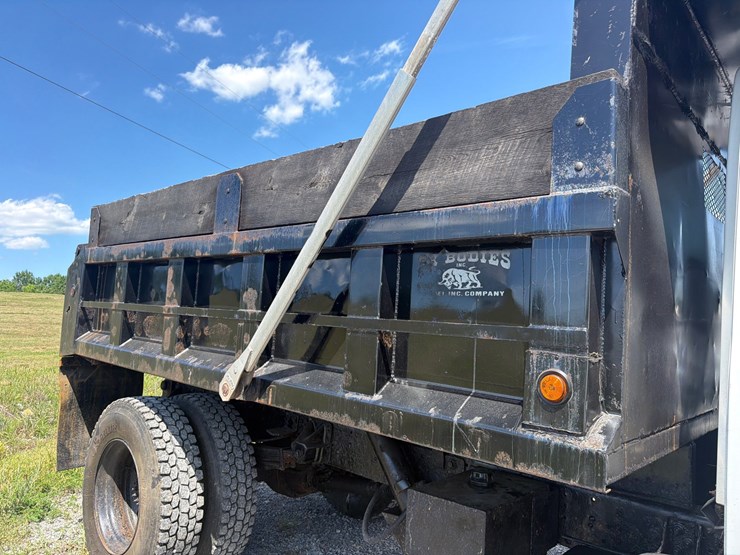 #45-•-2005-gmc-c6500-single-axle-dump-truck-image-6
