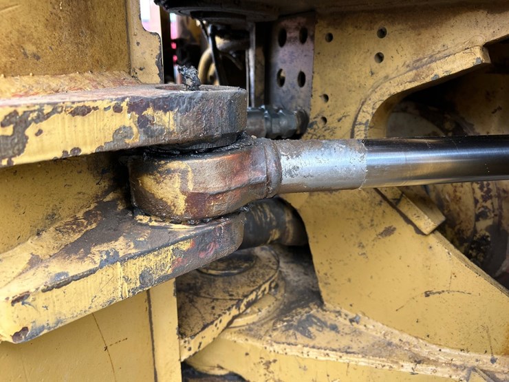 caterpillar-815a-image-21
