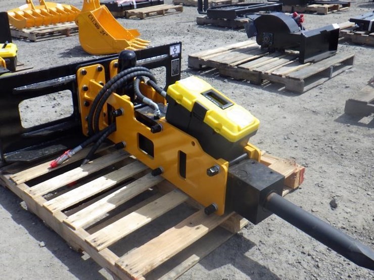 giyi-skid-steer-breaker-attachment-67"-image-4