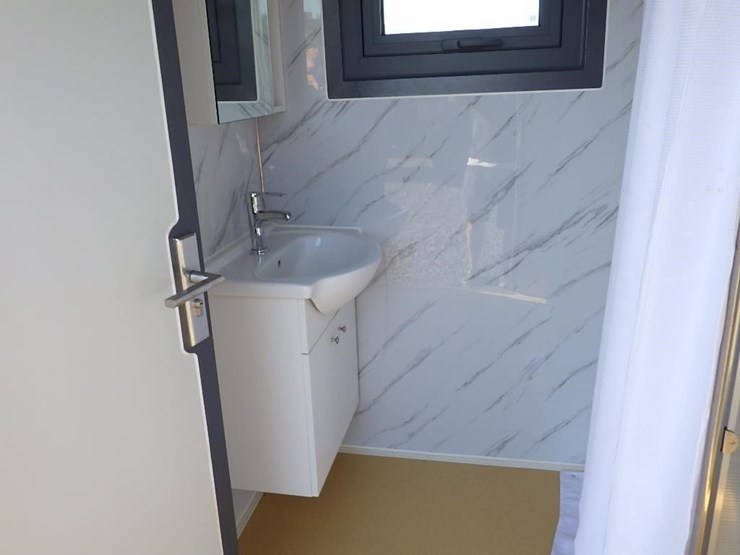 portable-toilet-w/-shower-image-6
