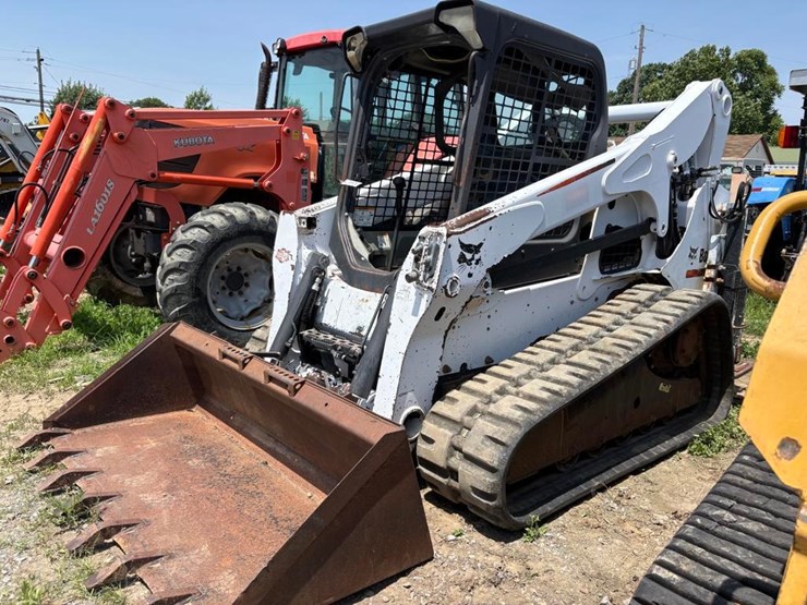 2014-bobcat-t750-image-1