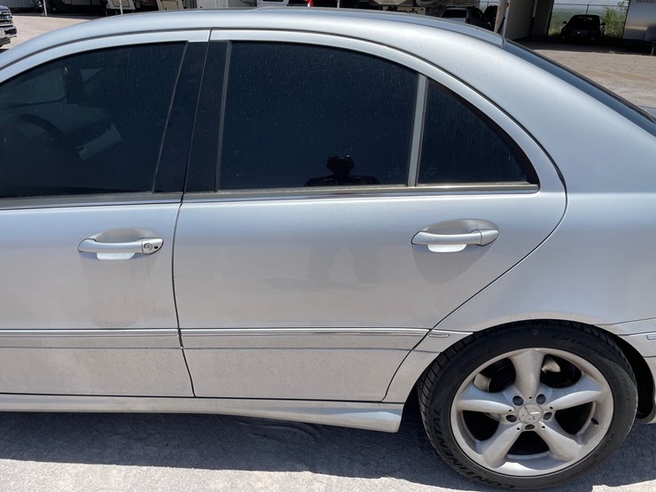 #162-•-2005-mercedes-c230-kompressor-(clean-nm-title)-image-36