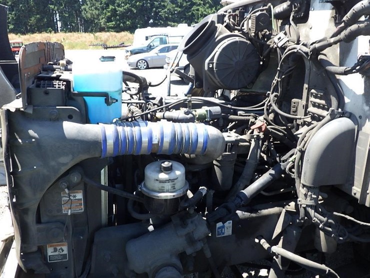 2017-peterbilt-pb337-26'-box-truck-image-22