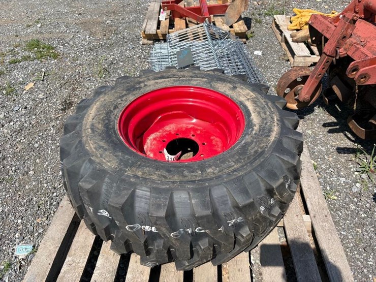 tiron-380x70x19.5-tire-w/-6-lug-rim-(single)-image-1