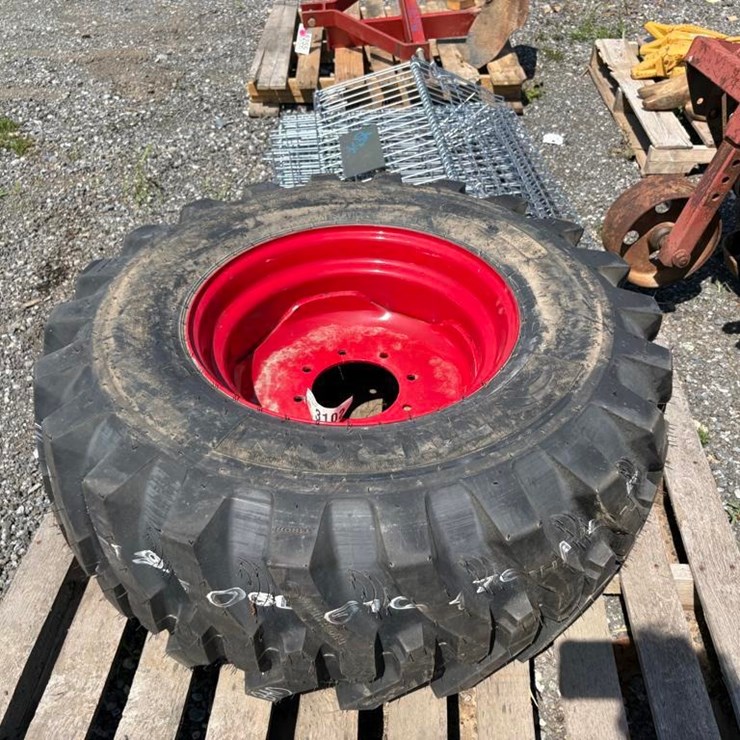 Tiron 380x70x19.5 Tire w/ 6-Lug Rim (single)