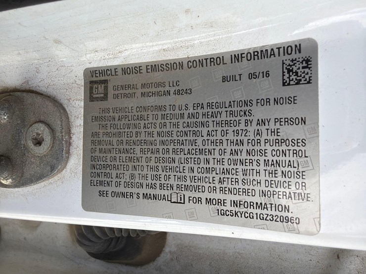 2016-chevrolet-3500-image-26