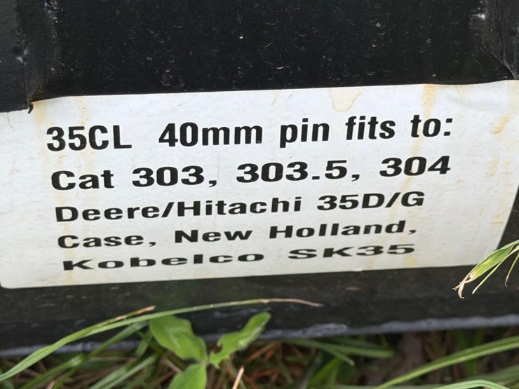 caterpillar-303-image-5